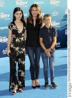Filmpremiere Finding Dory in Hollywood Jane Leeves, son Finn & daughter Isabella FINDING DORY FILM PREMIERE Hollywood Patrick Rideaux PicturePerfect