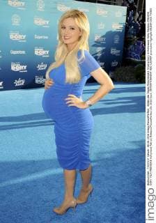 Bilder des Tages Filmpremiere Finding Dory in Hollywood Holly Madison FINDING DORY FILM PREMIERE Hollywood Patrick Rideaux PicturePerfect