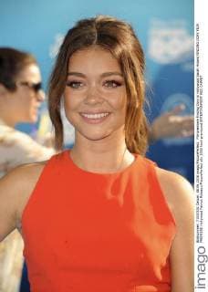 Filmpremiere Finding Dory in Hollywood Sarah Hyland FINDING DORY FILM PREMIERE Hollywood Patrick Rideaux PicturePerfect