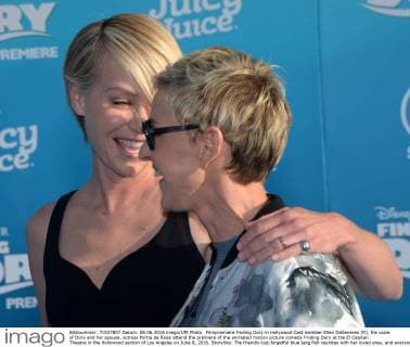 Filmpremiere Finding Dory in Hollywood Cast member Ellen DeGeneres (R), the voice of Dory and her spouse, actress Portia de Rossi attend the premiere of the animated motion picture comedy Finding Dory at the El Capitan Theatre in the Hollywood section of Los Angeles on June 8, 2016. Storyline: The friendly-but-forgetful blue tang fish reunites with her loved ones, and everyone learns a few things about the real meaning of family along the way.  LAP2016060811 JIMxRUYMEN
