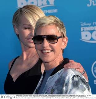 Filmpremiere Finding Dory in Hollywood Cast member Ellen DeGeneres (R), the voice of Dory and her spouse, actress Portia de Rossi attend the premiere of the animated motion picture comedy Finding Dory at the El Capitan Theatre in the Hollywood section of Los Angeles on June 8, 2016. Storyline: The friendly-but-forgetful blue tang fish reunites with her loved ones, and everyone learns a few things about the real meaning of family along the way.  LAP2016060812 JIMxRUYMEN
