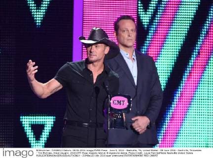 June 8, 2016 - Nashville, TN, United States - 08 June 2016 - Nashville, Tennessee - Tim McGraw, Vince Vaughn. 2016 CMT Music Awards held at Bridgestone Arena. Photo Credit: Laura Farr AdMedia Nashville United States - ZUMAa123