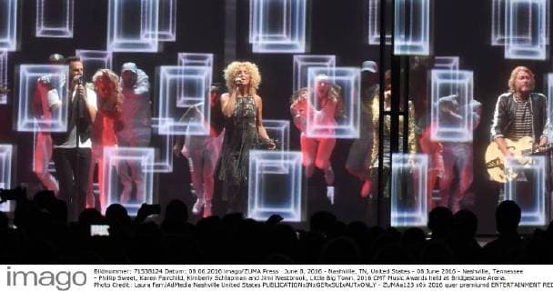 June 8, 2016 - Nashville, TN, United States - 08 June 2016 - Nashville, Tennessee - Phillip Sweet, Karen Fairchild, Kimberly Schlapman and Jimi Westbrook, Little Big Town. 2016 CMT Music Awards held at Bridgestone Arena. Photo Credit: Laura Farr AdMedia Nashville United States - ZUMAa123