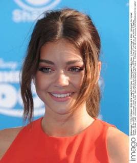 Filmpremiere Finding Dory in Hollywood June 8, 2016 - Hollywood, CA, United States - 08 June 2016 - Hollywood. Sarah Hyland. Arrivals for the World Premiere Of Disney-Pixar s Finding Dory held at the El Capitan Theater. Photo Credit: Hollywood United States - ZUMAa123