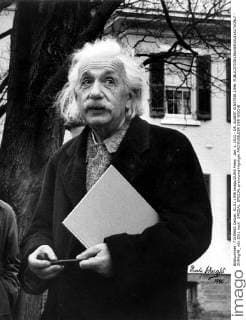 Jan. 1, 2011 - DR. ALBERT EINSTEIN.1946. - ZUMAg49_