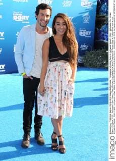Filmpremiere Finding Dory in Hollywood June 8, 2016 - Hollywood, CA, United States - 08 June 2016 - Hollywood. Alex Kinsey, Sierra Deaton. Arrivals for the World Premiere Of Disney-Pixar s Finding Dory held at the El Capitan Theater. Photo Credit: Hollywood United States - ZUMAa123