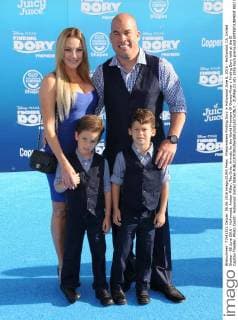 Filmpremiere Finding Dory in Hollywood June 8, 2016 - Hollywood, CA, United States - 08 June 2016 - Hollywood. Amber Miller, Tito Ortiz. Arrivals for the World Premiere Of Disney-Pixar s Finding Dory held at the El Capitan Theater. Photo Credit: Hollywood United States - ZUMAa123