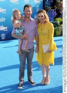 Filmpremiere Finding Dory in Hollywood June 8, 2016 - Hollywood, CA, United States - 08 June 2016 - Hollywood. Kenzie Cameron, Michael Cameron, Beverly Mitchell. Arrivals for the World Premiere Of Disney-Pixar s Finding Dory held at the El Capitan Theater. Photo Credit: Hollywood United States - ZUMAa123