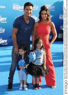 Filmpremiere Finding Dory in Hollywood June 8, 2016 - Hollywood, CA, United States - 08 June 2016 - Hollywood. Mario Lopez, Courtney Laine Mazza. Arrivals for the World Premiere Of Disney-Pixar s Finding Dory held at the El Capitan Theater. Photo Credit: Hollywood United States - ZUMAa123