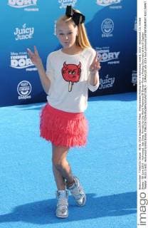 Filmpremiere Finding Dory in Hollywood June 8, 2016 - Hollywood, CA, United States - 08 June 2016 - Hollywood. Jojo Siwa. Arrivals for the World Premiere Of Disney-Pixar s Finding Dory held at the El Capitan Theater. Photo Credit: Hollywood United States - ZUMAa123