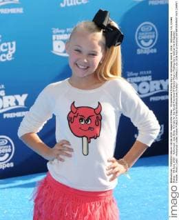 Filmpremiere Finding Dory in Hollywood June 8, 2016 - Hollywood, CA, United States - 08 June 2016 - Hollywood. Jojo Siwa. Arrivals for the World Premiere Of Disney-Pixar s Finding Dory held at the El Capitan Theater. Photo Credit: Hollywood United States - ZUMAa123