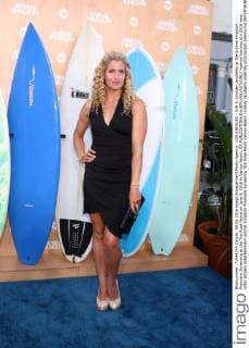 LOS ANGELES - JUN 8: Lindsey Jacobellis at the Animal Kingdom Premiere Screening at the The Rose Room on June 8, 2016 in Venice Beach, CA  KathyxHutchins