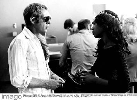 Jan. 1, 2011 - STEVE MCQUEEN AND MARY WILSON AT THE CALIFORNIA 500 AT THE ONTARIO MOTOR SPEEDWAY.1971. - ZUMAg49_
