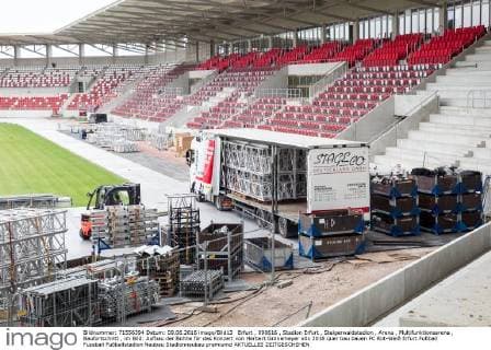 Erfurt , 090616 , Stadion Erfurt , Steigerwaldstadion , Arena , Multifunktionsarena , Baufortschritt , im Bild: Aufbau der Bühne für das Konzert von Herbert Grönemeyer