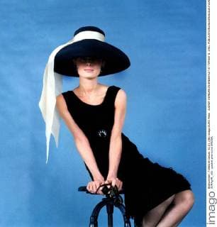 AUDREY HEPBURN IN BREAKFAST AT TIFFANY S .1961. - ZUMAg49_