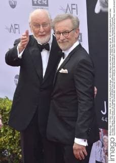 John Williams und Steven Spielberg bei der 44. AFI Life Achievement Award Gala im Dolby Theatre, Hollywood. Los Angeles, 09.06.2016 Foto:xD.xStarbuckx xFuturexImage