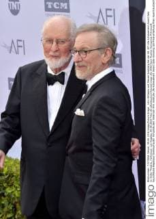 John Williams und Steven Spielberg bei der 44. AFI Life Achievement Award Gala im Dolby Theatre, Hollywood. Los Angeles, 09.06.2016 Foto:xD.xStarbuckx xFuturexImage