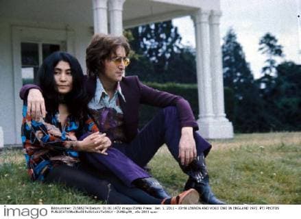 Jan. 1, 2011 - JOHN LENNON AND YOKO ONO IN ENGLAND 1972. PT PHOTOS - ZUMAg49_