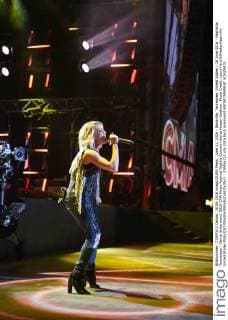 June 11, 2016 - Nashville, Tennessee, United States - 10 June 2016 - Nashville, Tennessee - Carrie Underwood. 2016 CMA Music Festival Nightly Concert held at Nissan Stadium. Photo Credit: Laura Farr AdMedia Nashville United States - ZUMAa123