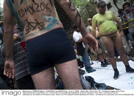 June 11, 2016 - Mexico City, Mexico City, MX - Hundreds stripped off for World Naked Bike Ride through Mexico city. Its purpose is to highlight the vulnerability of human beings to motor traffic, promote cycling and celebrate the individuality of the human body. Mexico City MX - ZUMAa136