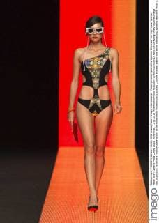 Model bei der Hipertrofico Fashion Show auf der Swimwear Fashion Week Gran Canaria Moda Calida 2016. Meloneras, 11.06.2016 Hipertrofico Model  Foto:xDyDxFotografosx xFuturexImage