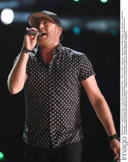 June 11, 2016 - Nashville, Tennessee, United States - 11 June 2016 - Nashville, Tennessee - Cole Swindell. 2016 CMA Music Festival Nightly Concert held at Nissan Stadium. Photo Credit: Laura Farr AdMedia Nashville United States - ZUMAa123