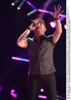 June 11, 2016 - Nashville, Tennessee, United States - 11 June 2016 - Nashville, Tennessee - Cole Swindell. 2016 CMA Music Festival Nightly Concert held at Nissan Stadium. Photo Credit: Laura Farr AdMedia Nashville United States - ZUMAa123