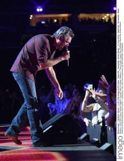 Nashville, Tennessee, United States - 11 June 2016 - Nashville, Tennessee - Blake Shelton. 2016 CMA Music Festival Nightly Concert held at Nissan Stadium. Photo Credit: Laura Farr AdMedia Nashville United States - ZUMAa123