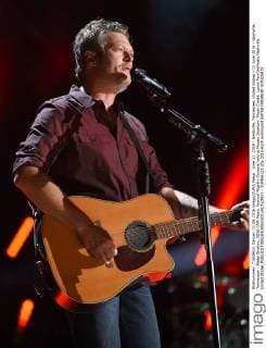 June 11, 2016 - Nashville, Tennessee, United States - 11 June 2016 - Nashville, Tennessee - Blake Shelton. 2016 CMA Music Festival Nightly Concert held at Nissan Stadium. Photo Credit: Laura Farr AdMedia Nashville United States - ZUMAa123