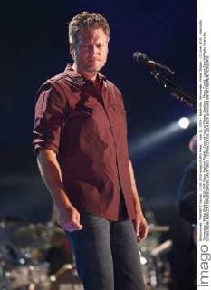 June 11, 2016 - Nashville, Tennessee, United States - 11 June 2016 - Nashville, Tennessee - Blake Shelton. 2016 CMA Music Festival Nightly Concert held at Nissan Stadium. Photo Credit: Laura Farr AdMedia Nashville United States - ZUMAa123