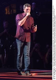June 11, 2016 - Nashville, Tennessee, United States - 11 June 2016 - Nashville, Tennessee - Blake Shelton. 2016 CMA Music Festival Nightly Concert held at Nissan Stadium. Photo Credit: Laura Farr AdMedia Nashville United States - ZUMAa123