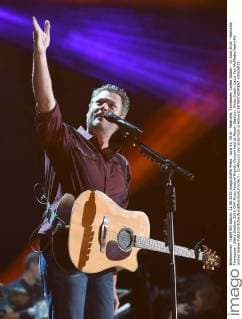 June 11, 2016 - Nashville, Tennessee, United States - 11 June 2016 - Nashville, Tennessee - Blake Shelton. 2016 CMA Music Festival Nightly Concert held at Nissan Stadium. Photo Credit: Laura Farr AdMedia Nashville United States - ZUMAa123