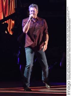 June 11, 2016 - Nashville, Tennessee, United States - 11 June 2016 - Nashville, Tennessee - Blake Shelton. 2016 CMA Music Festival Nightly Concert held at Nissan Stadium. Photo Credit: Laura Farr AdMedia Nashville United States - ZUMAa123
