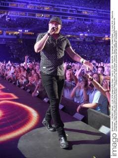 June 11, 2016 - Nashville, Tennessee, United States - 11 June 2016 - Nashville, Tennessee - Cole Swindell. 2016 CMA Music Festival Nightly Concert held at Nissan Stadium. Photo Credit: Laura Farr AdMedia Nashville United States - ZUMAa123