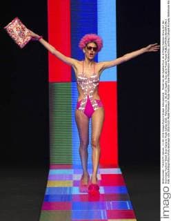 Model bei der Agatha Ruiz de la Prada Fashion Show auf der Swimwear Fashion Week Gran Canaria Moda Calida 2016. Meloneras, 11.06.2016 Agatha Ruiz de la Prada Model  Foto:xDyDxFotografosx xFuturexImage