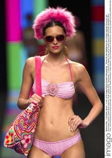 Model bei der Agatha Ruiz de la Prada Fashion Show auf der Swimwear Fashion Week Gran Canaria Moda Calida 2016. Meloneras, 11.06.2016 Agatha Ruiz de la Prada Model  Foto:xDyDxFotografosx xFuturexImage