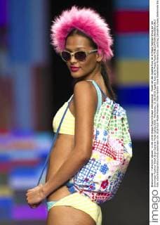 Model bei der Agatha Ruiz de la Prada Fashion Show auf der Swimwear Fashion Week Gran Canaria Moda Calida 2016. Meloneras, 11.06.2016 Agatha Ruiz de la Prada Model  Foto:xDyDxFotografosx xFuturexImage