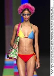 Model bei der Agatha Ruiz de la Prada Fashion Show auf der Swimwear Fashion Week Gran Canaria Moda Calida 2016. Meloneras, 11.06.2016 Agatha Ruiz de la Prada Model  Foto:xDyDxFotografosx xFuturexImage