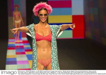 Model bei der Agatha Ruiz de la Prada Fashion Show auf der Swimwear Fashion Week Gran Canaria Moda Calida 2016. Meloneras, 11.06.2016 Agatha Ruiz de la Prada Model  Foto:xDyDxFotografosx xFuturexImage