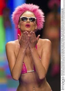 Model bei der Agatha Ruiz de la Prada Fashion Show auf der Swimwear Fashion Week Gran Canaria Moda Calida 2016. Meloneras, 11.06.2016 Agatha Ruiz de la Prada Model  Foto:xDyDxFotografosx xFuturexImage