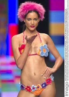 Model bei der Agatha Ruiz de la Prada Fashion Show auf der Swimwear Fashion Week Gran Canaria Moda Calida 2016. Meloneras, 11.06.2016 Agatha Ruiz de la Prada Model  Foto:xDyDxFotografosx xFuturexImage