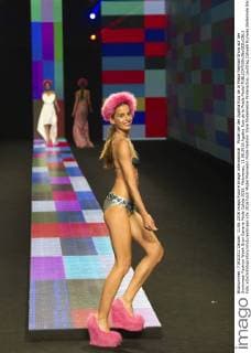 Model bei der Agatha Ruiz de la Prada Fashion Show auf der Swimwear Fashion Week Gran Canaria Moda Calida 2016. Meloneras, 11.06.2016 Agatha Ruiz de la Prada Model  Foto:xDyDxFotografosx xFuturexImage