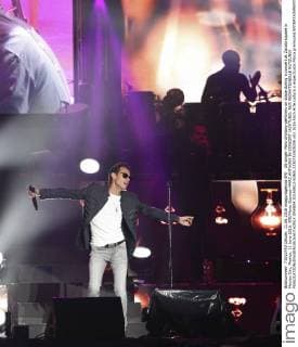 US singer Marc Anthony performs on stage during a concert at Zocalo square in Mexico City, Mexico, 11 June 2016. EFE Mario Guzman MARC ANTHONY IN CONCERT !ACHTUNG: NUR REDAKTIONELLE NUTZUNG!  GRA004 20160612-636013330752605256