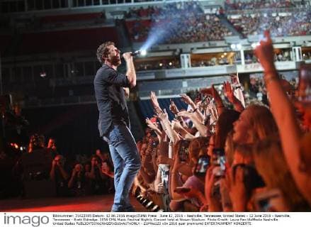 June 12, 2016 - Nashville, Tennessee, United States - 12 June 2016 - Nashville, Tennessee - Brett Eldredge. 2016 CMA Music Festival Nightly Concert held at Nissan Stadium. Photo Credit: Laura Farr AdMedia Nashville United States - ZUMAa123