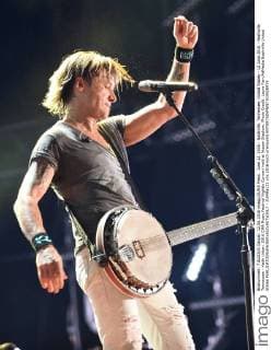 June 12, 2016 - Nashville, Tennessee, United States - 12 June 2016 - Nashville, Tennessee - Keith Urban. 2016 CMA Music Festival Nightly Concert held at Nissan Stadium. Photo Credit: Laura Farr AdMedia Nashville United States - ZUMAa123