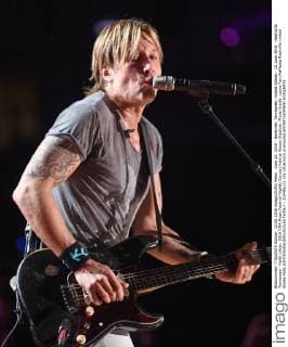 June 12, 2016 - Nashville, Tennessee, United States - 12 June 2016 - Nashville, Tennessee - Keith Urban. 2016 CMA Music Festival Nightly Concert held at Nissan Stadium. Photo Credit: Laura Farr AdMedia Nashville United States - ZUMAa123