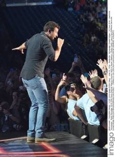 June 12, 2016 - Nashville, Tennessee, United States - 12 June 2016 - Nashville, Tennessee - Brett Eldredge. 2016 CMA Music Festival Nightly Concert held at Nissan Stadium. Photo Credit: Laura Farr AdMedia Nashville United States - ZUMAa123