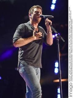 June 12, 2016 - Nashville, Tennessee, United States - 12 June 2016 - Nashville, Tennessee - Brett Eldredge. 2016 CMA Music Festival Nightly Concert held at Nissan Stadium. Photo Credit: Laura Farr AdMedia Nashville United States - ZUMAa123