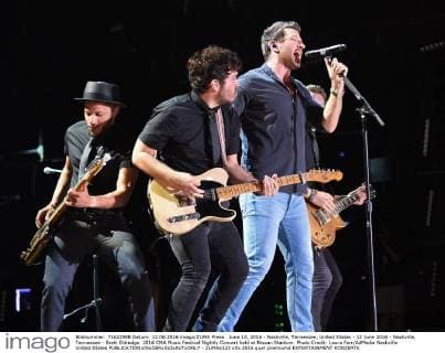 June 12, 2016 - Nashville, Tennessee, United States - 12 June 2016 - Nashville, Tennessee - Brett Eldredge. 2016 CMA Music Festival Nightly Concert held at Nissan Stadium. Photo Credit: Laura Farr AdMedia Nashville United States - ZUMAa123