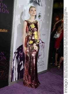 June 14, 2016 - Hollywood, CA, United States - 14 June 2016 - Hollywood, California - Elle Fanning. The Neon Demon Los Angeles Premiere held at the ArcLight CinemasÃ¢â‚¬â„¢ Cinerama Dome. Photo Credit: AdMedia Hollywood United States - ZUMAa123